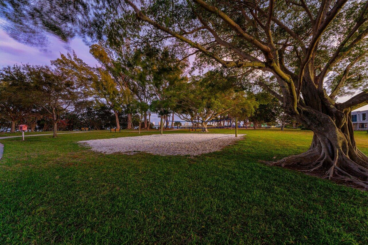 YACHT CLUB - Residential