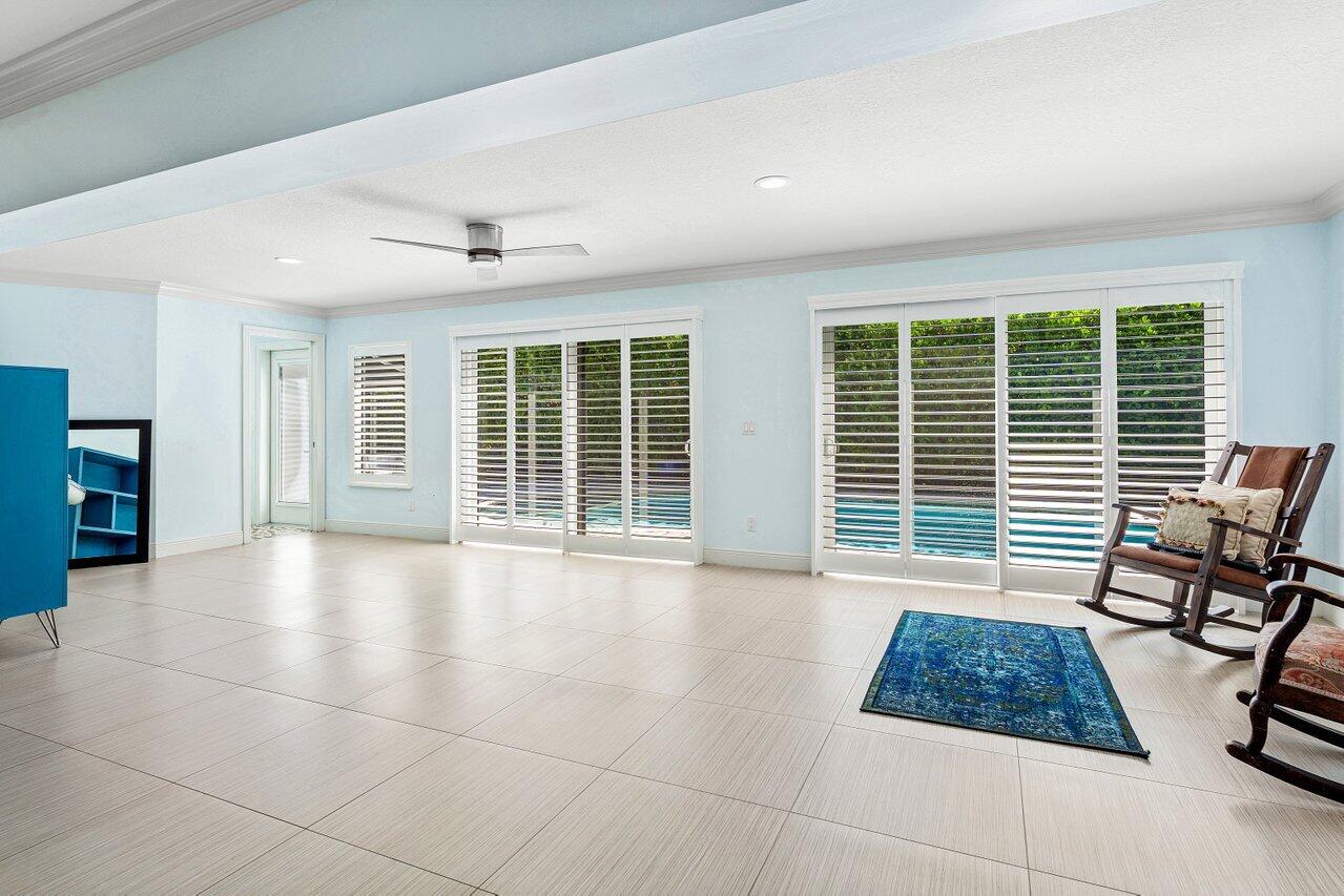 YACHT CLUB - Residential