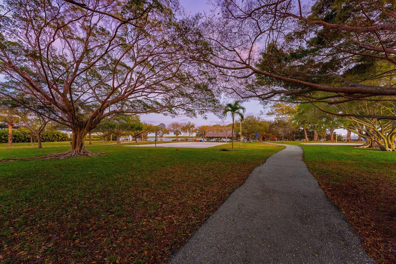 YACHT CLUB - Residential