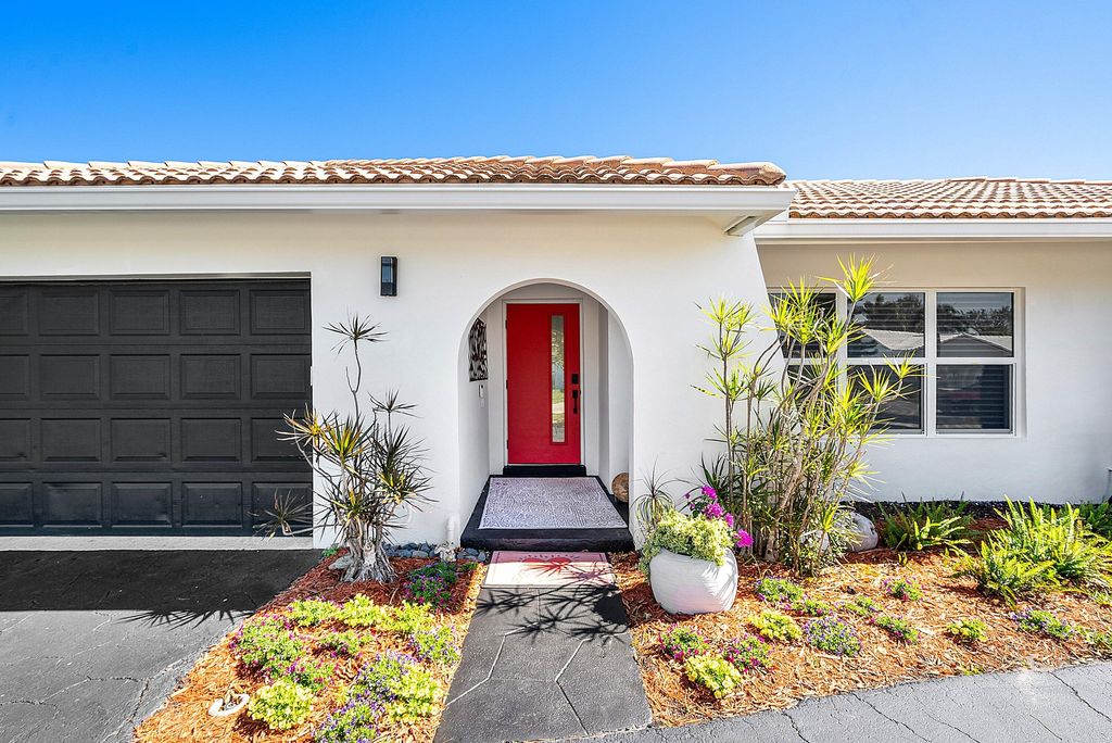 Photo of 1387 SW 12th Street, Boca Raton, FL 33486 (MLS # R11167822)