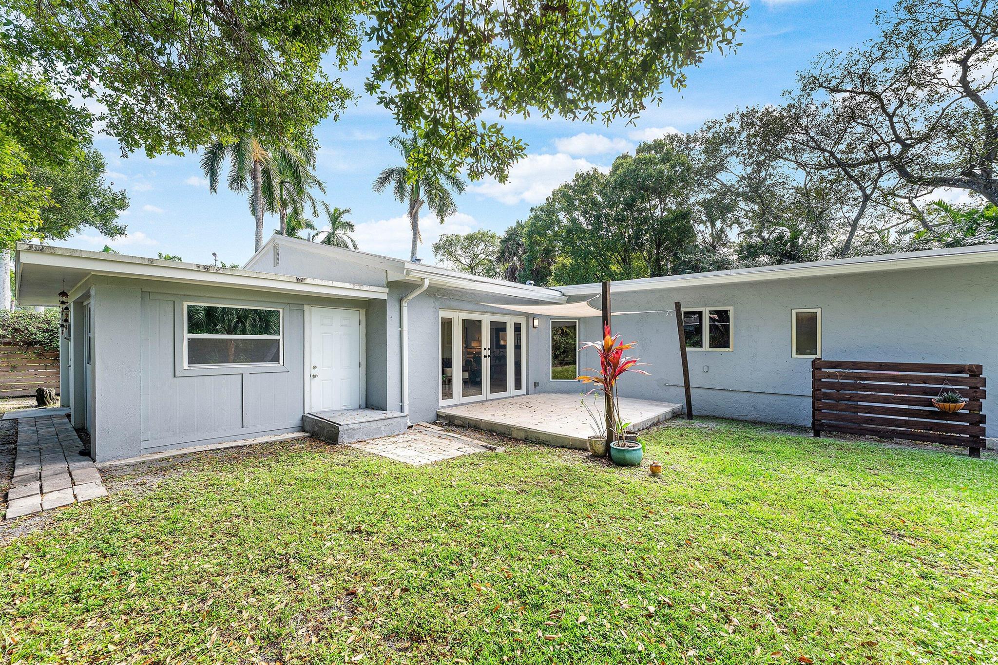 RIVERLAND MANORS - Residential