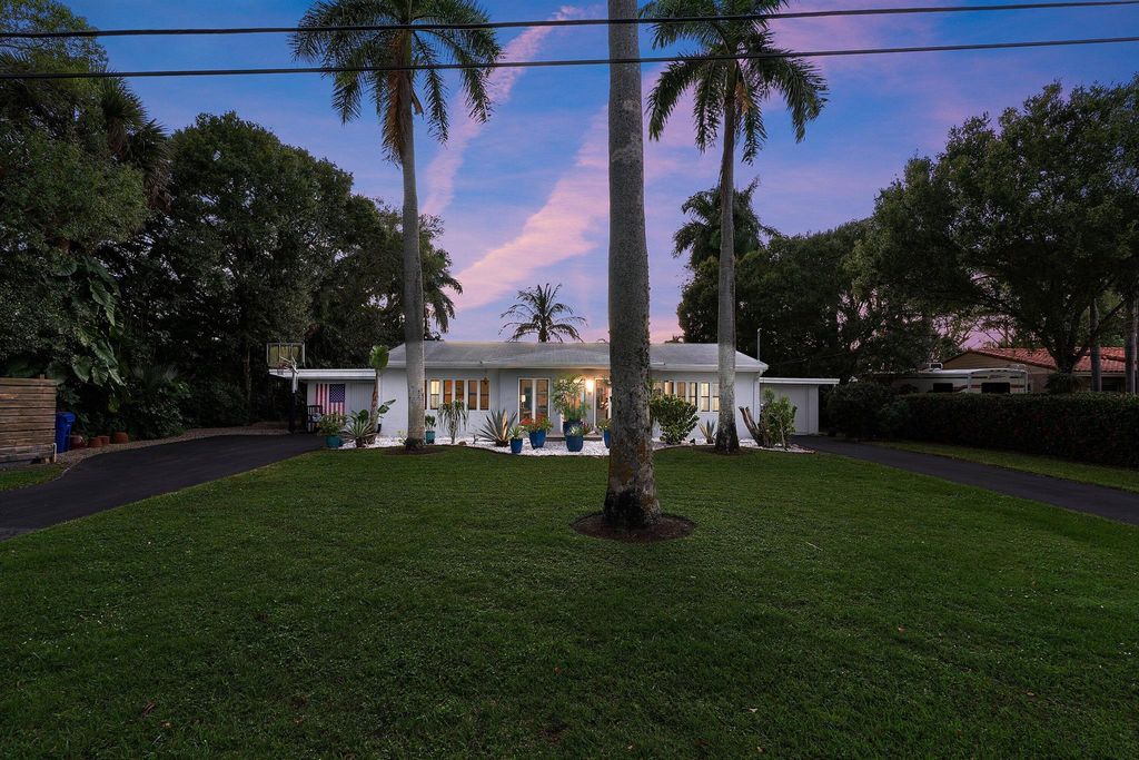 Photo of 2573 SW 30th Terrace, Fort Lauderdale, FL 33312 (MLS # R11142110)