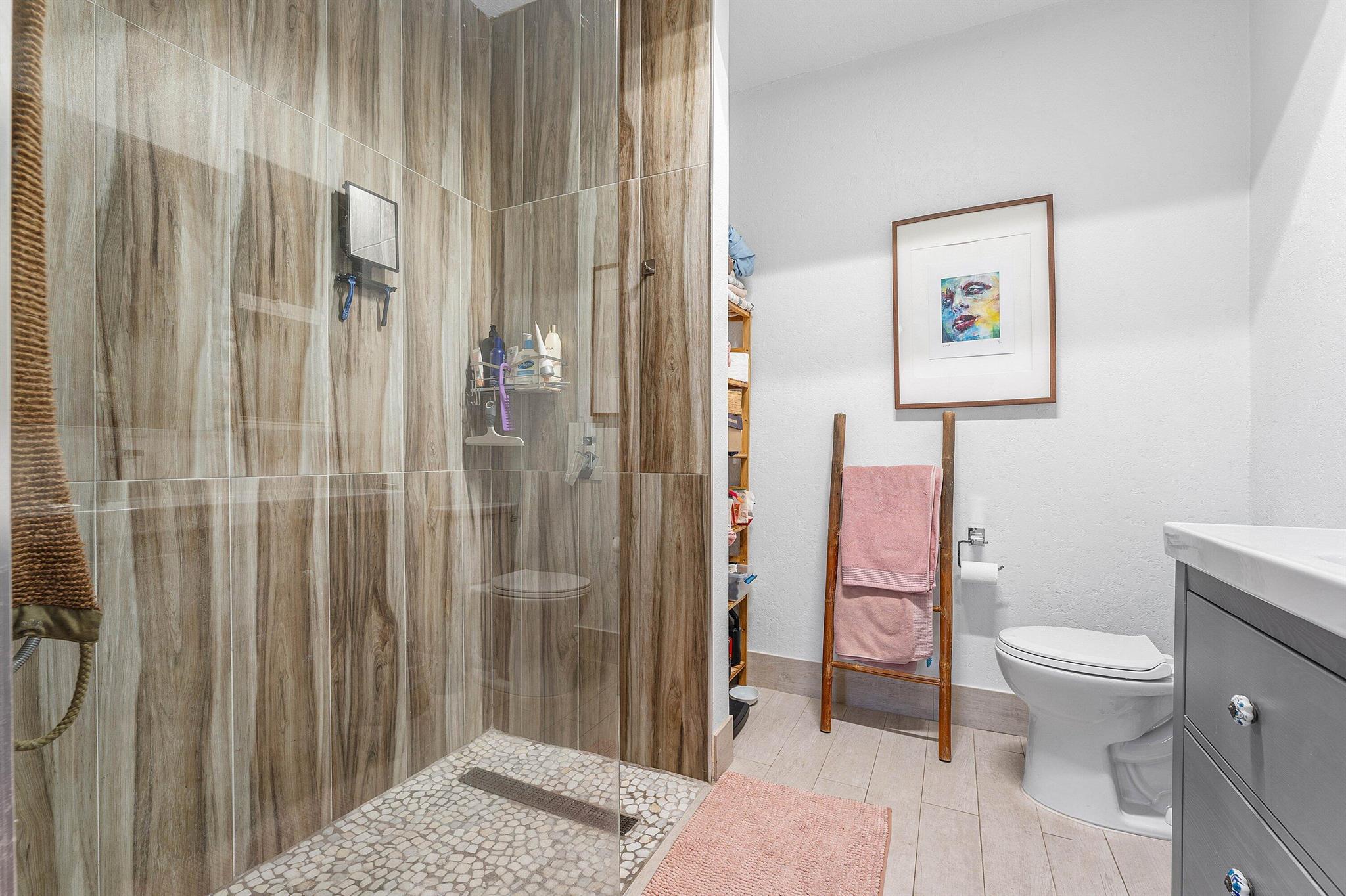 RIVERLAND MANORS - Residential