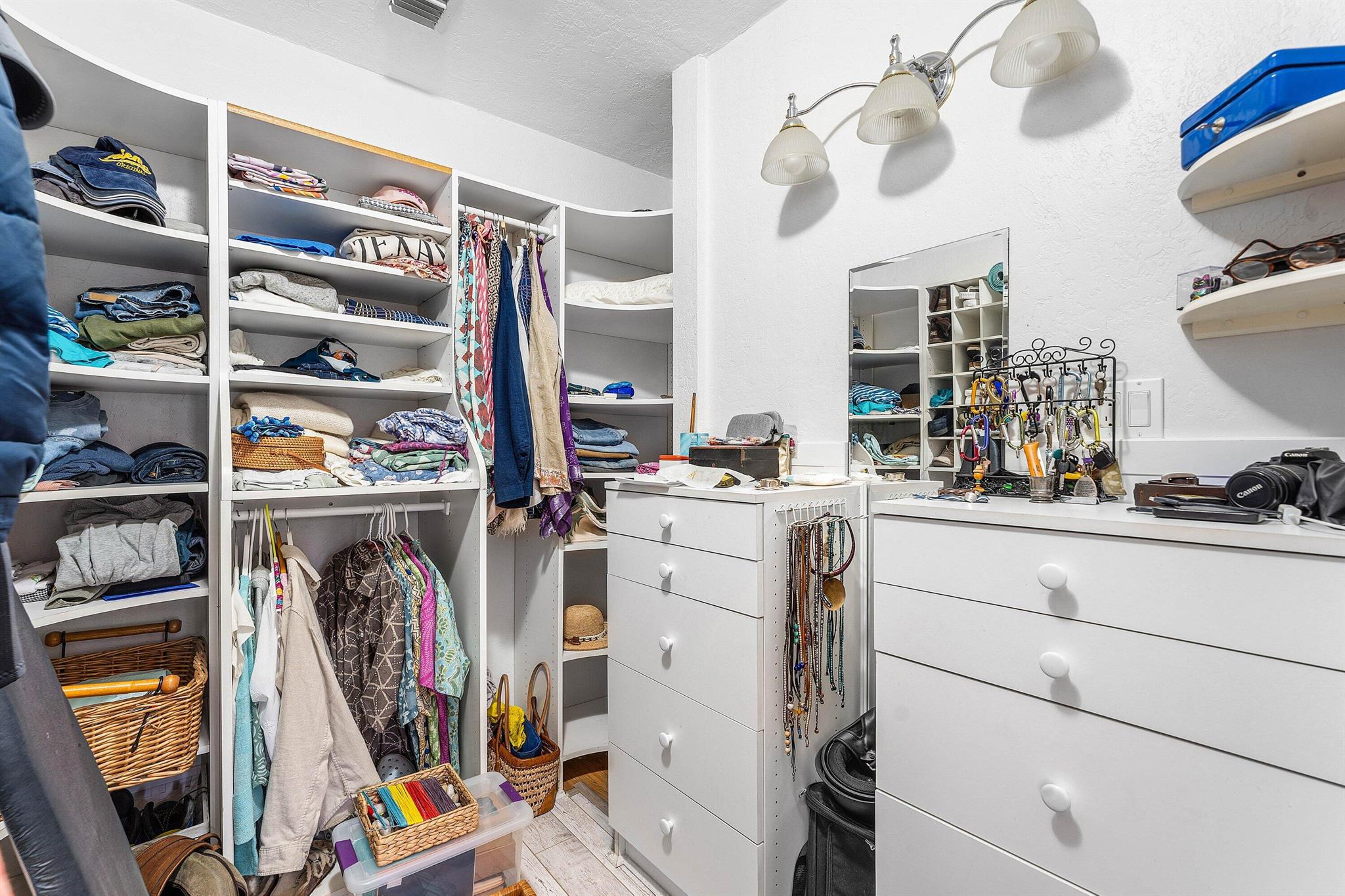 RIVERLAND MANORS - Residential