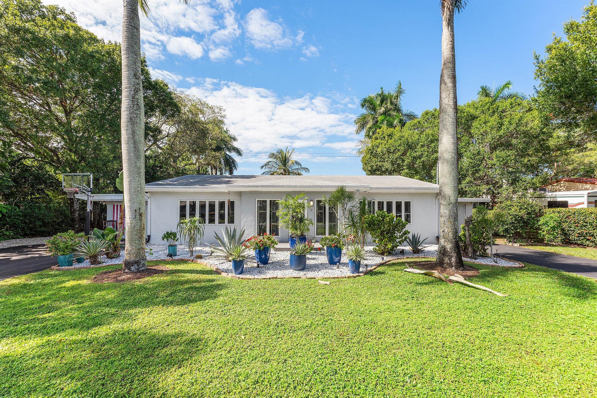 RIVERLAND MANORS - Residential