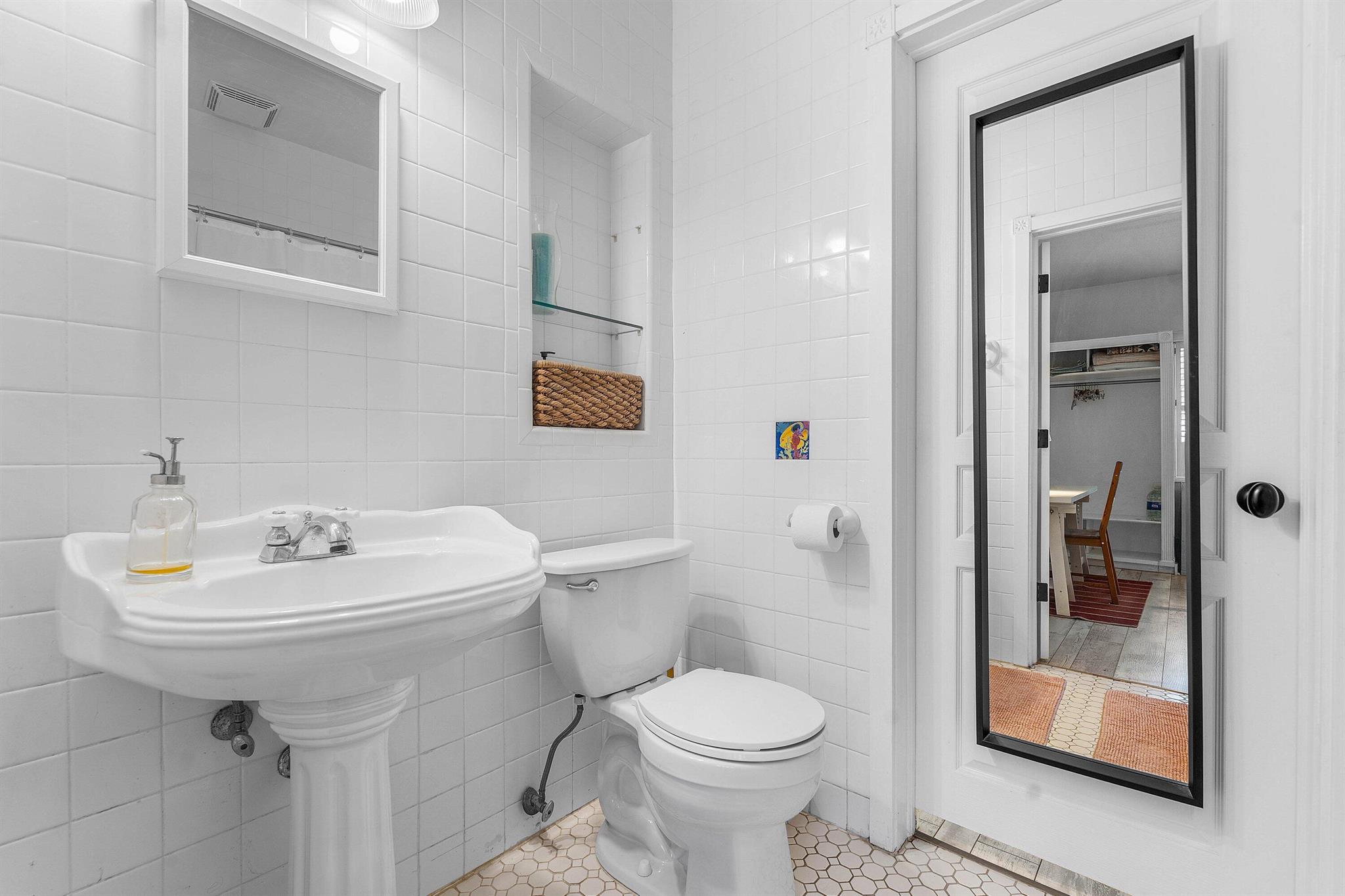 RIVERLAND MANORS - Residential