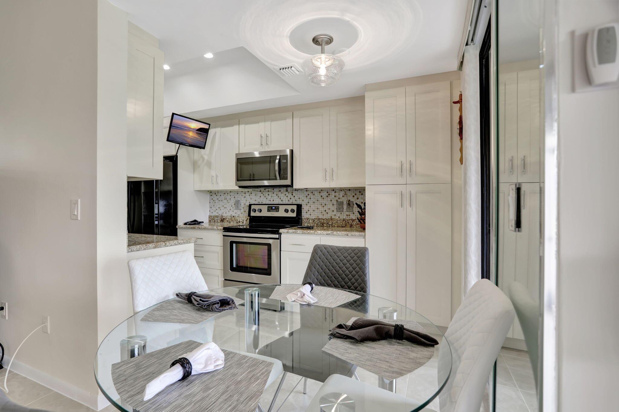 LA PAZ AT BOCA POINTE - Residential