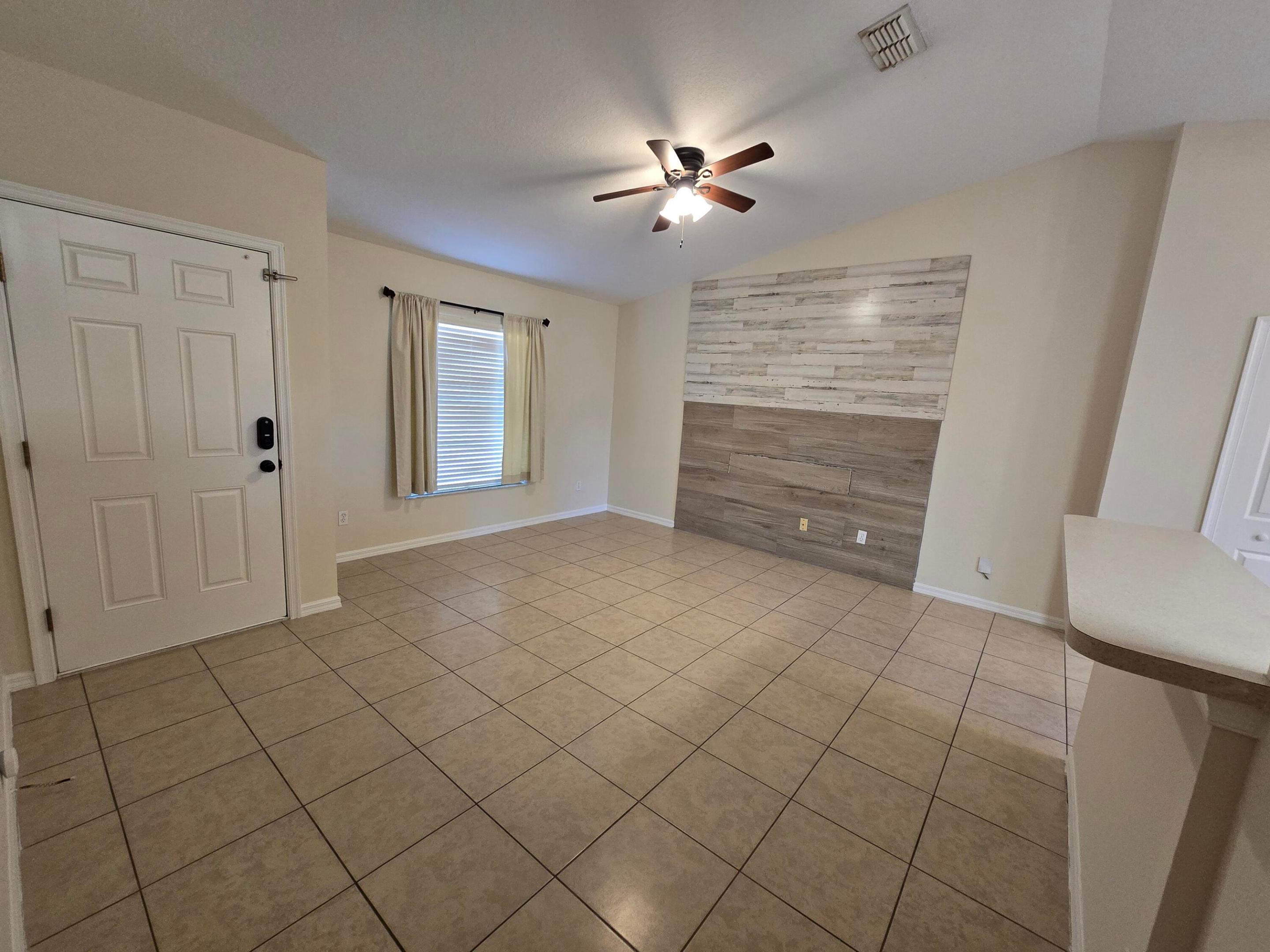 PORT ST LUCIE SECTION 8 - Residential