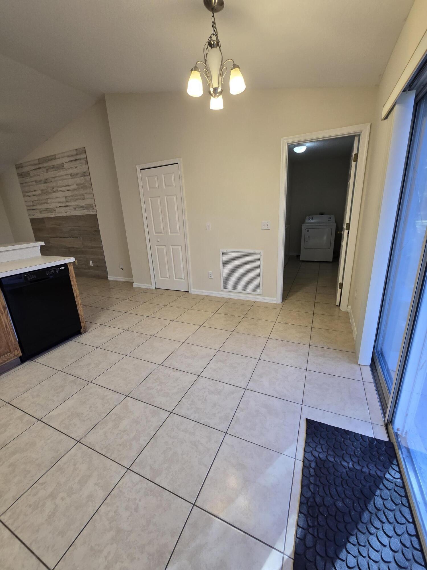 PORT ST LUCIE SECTION 8 - Residential