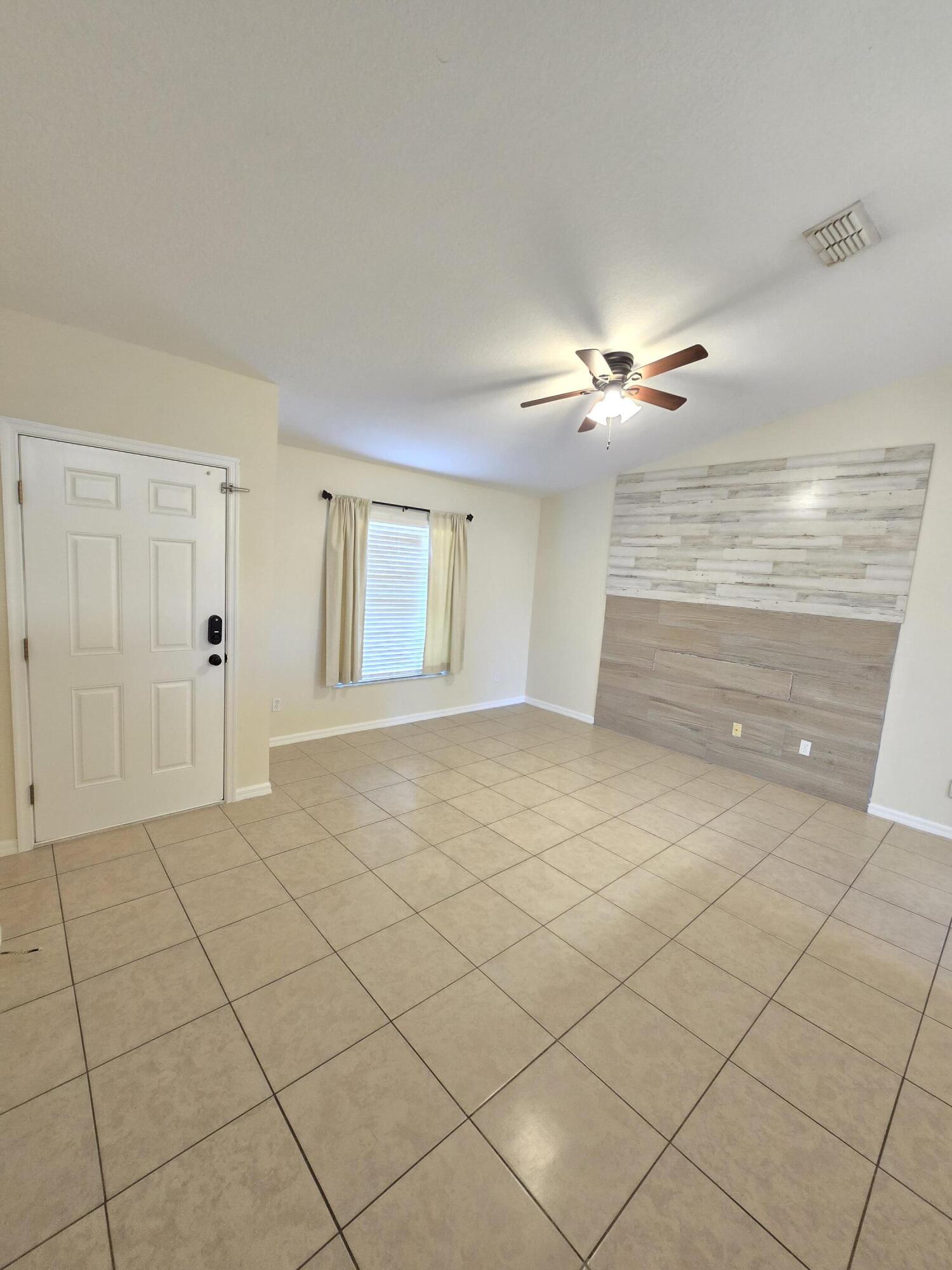 PORT ST LUCIE SECTION 8 - Residential