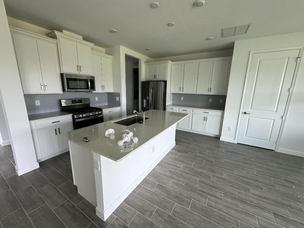 ARDEN PUD POD H SOUTH - Residential Lease