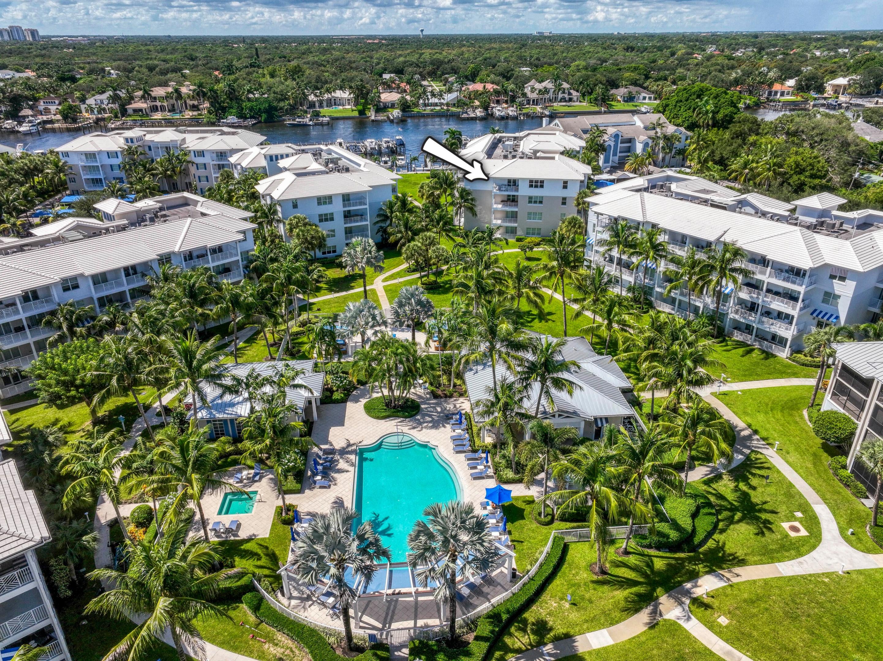 441 Bay Colony Drive N