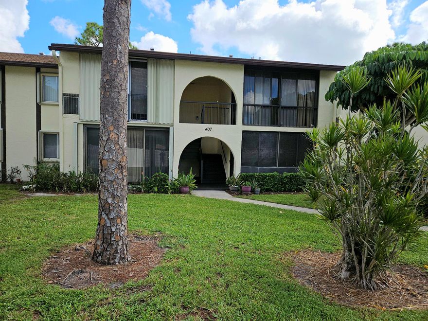 Newly carpeted 2 bedroom condo conveniently located to the airport, shopping, restaurants, the beach and all major highways.  Pine Ridge has an active clubhouse with pool, bocce ball and shuffle board,  Community has beautiful lake and walking paths with ample parking for guests.