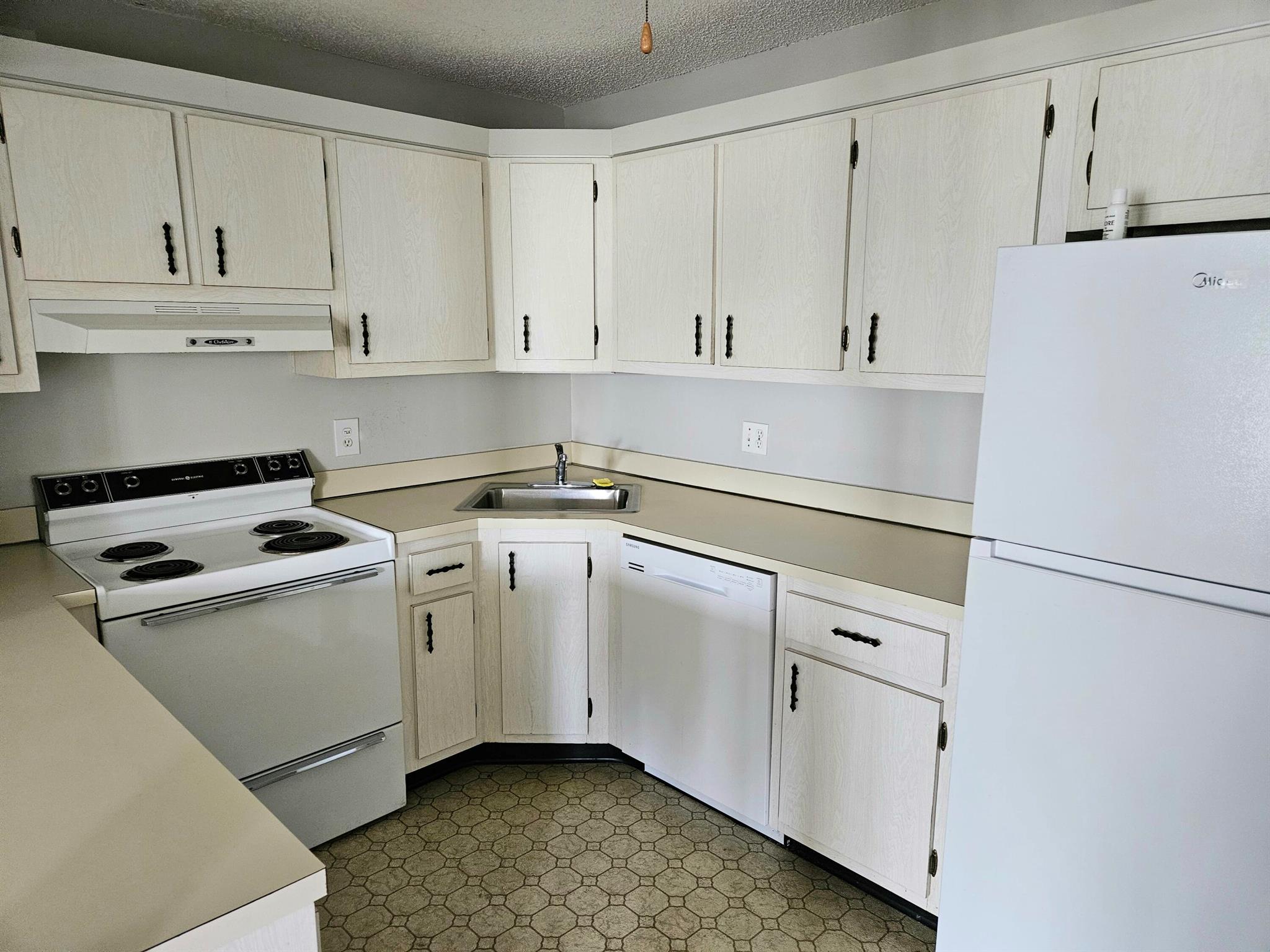 PINE RIDGE IV CONDO - Residential