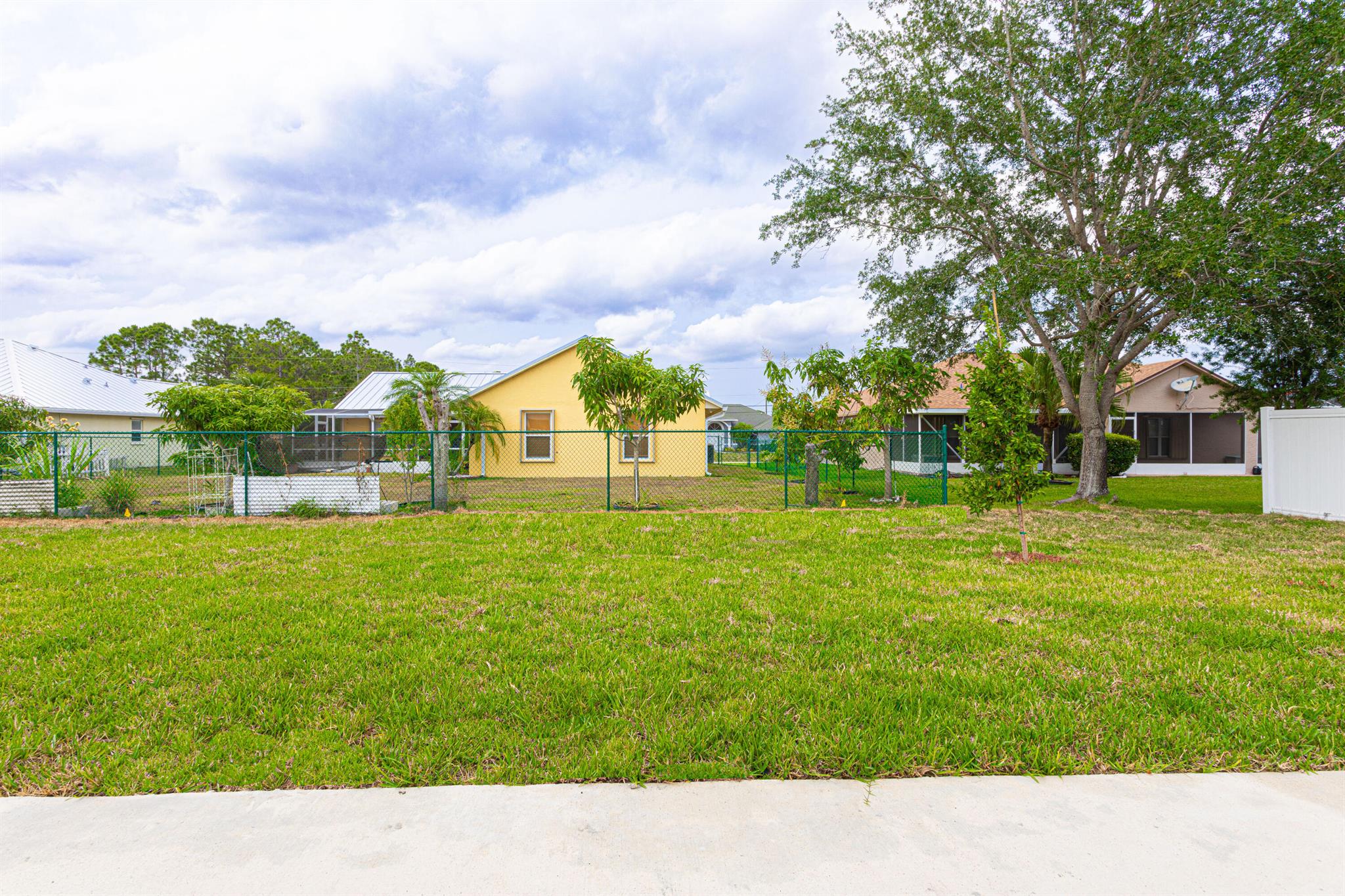 Photo 6 of 36 of 5853 NW Culebra Avenue house