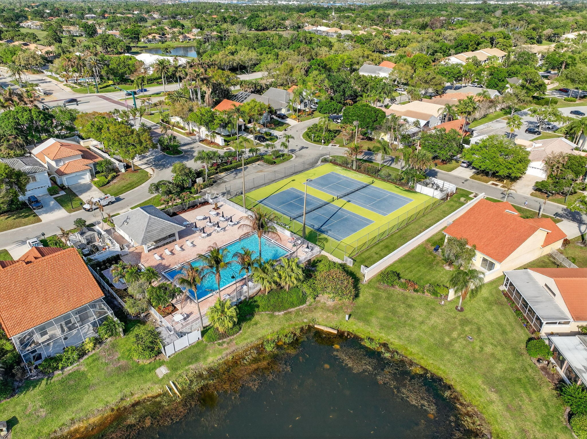 CHARTER CLUB AT MARTIN DOWNS - Residential