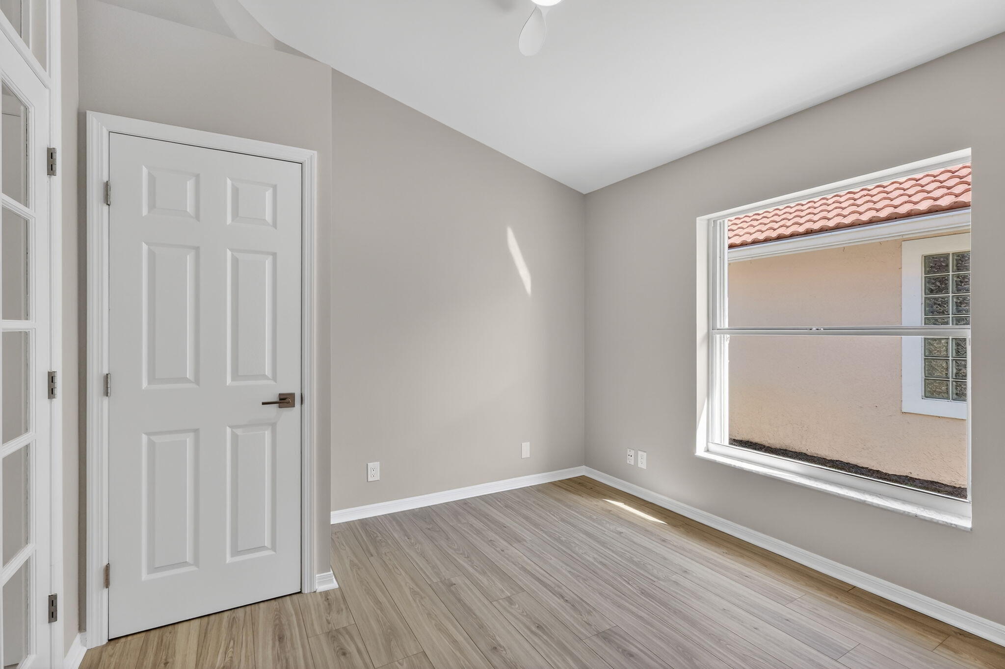 CHARTER CLUB AT MARTIN DOWNS - Residential