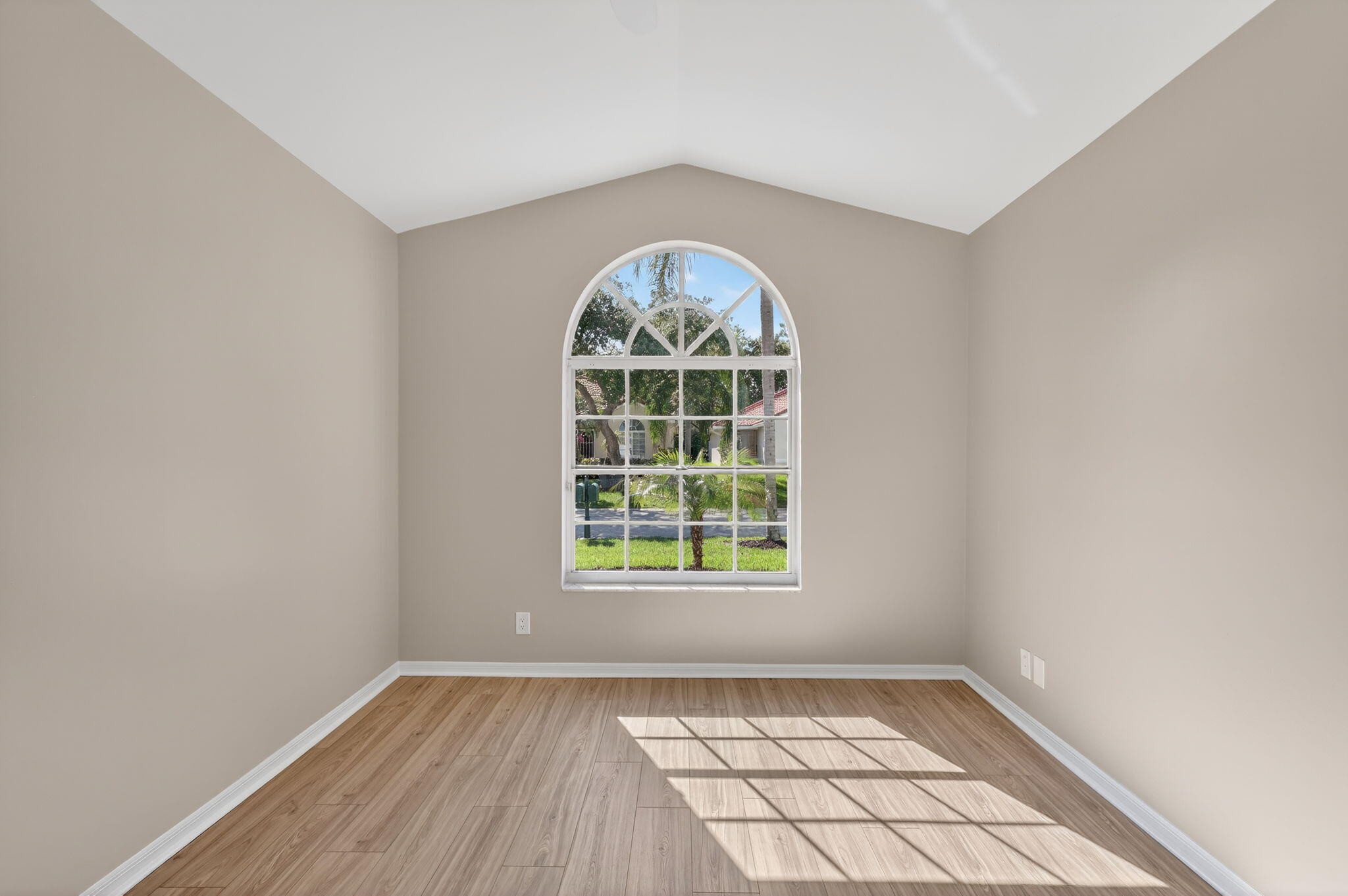 CHARTER CLUB AT MARTIN DOWNS - Residential