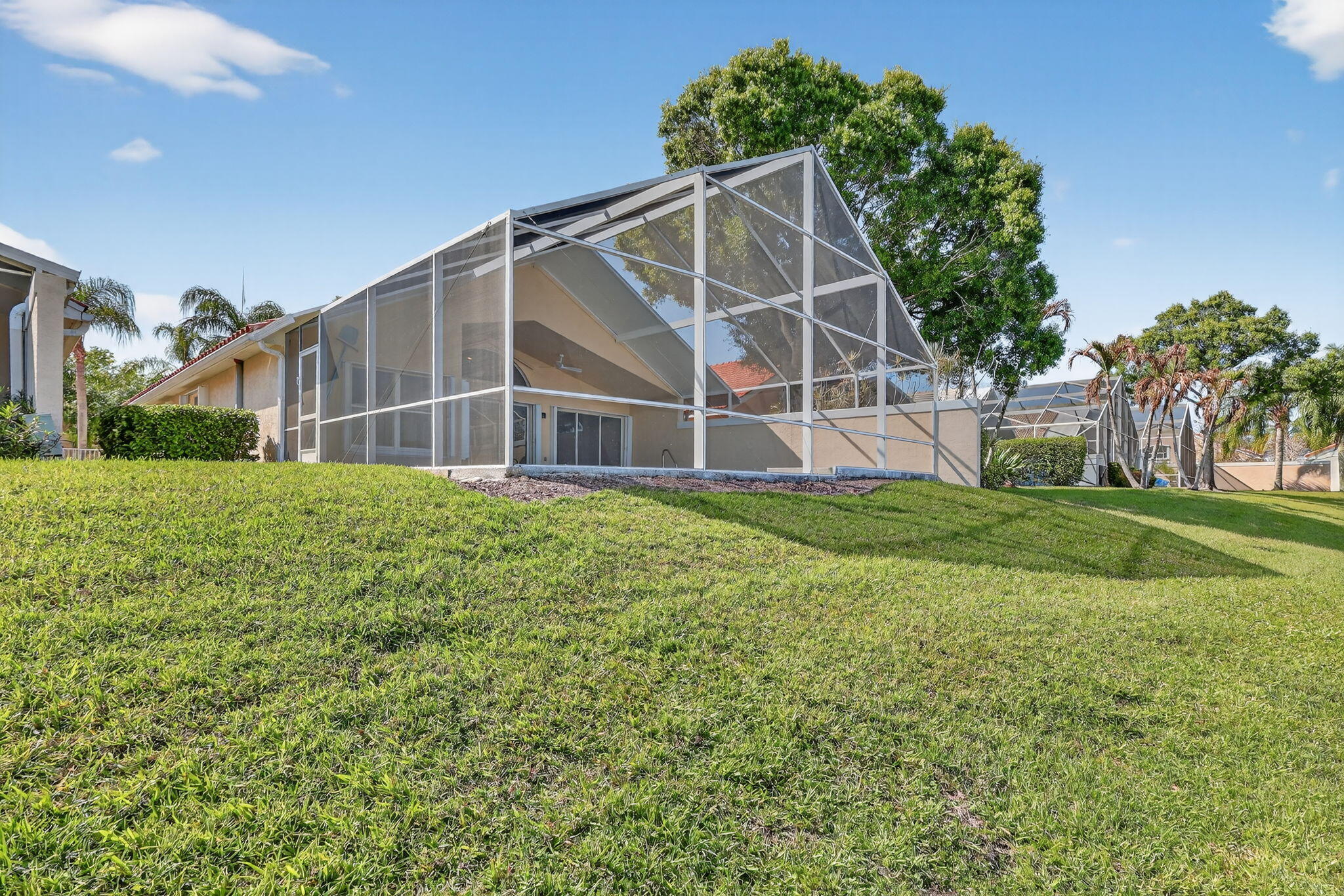 CHARTER CLUB AT MARTIN DOWNS - Residential