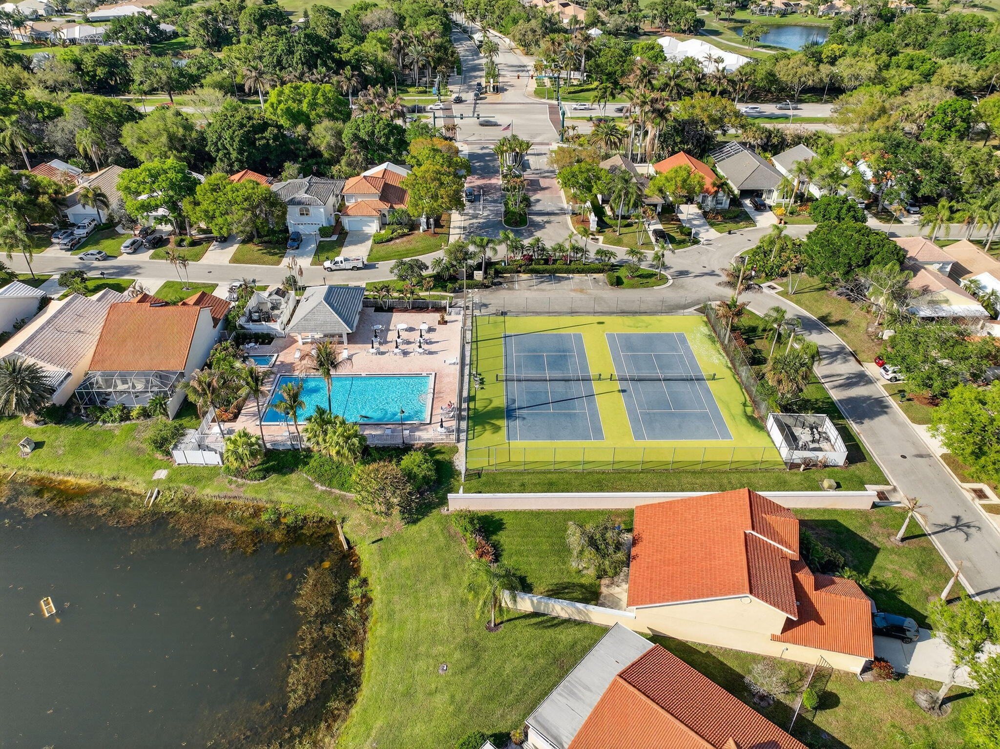 CHARTER CLUB AT MARTIN DOWNS - Residential