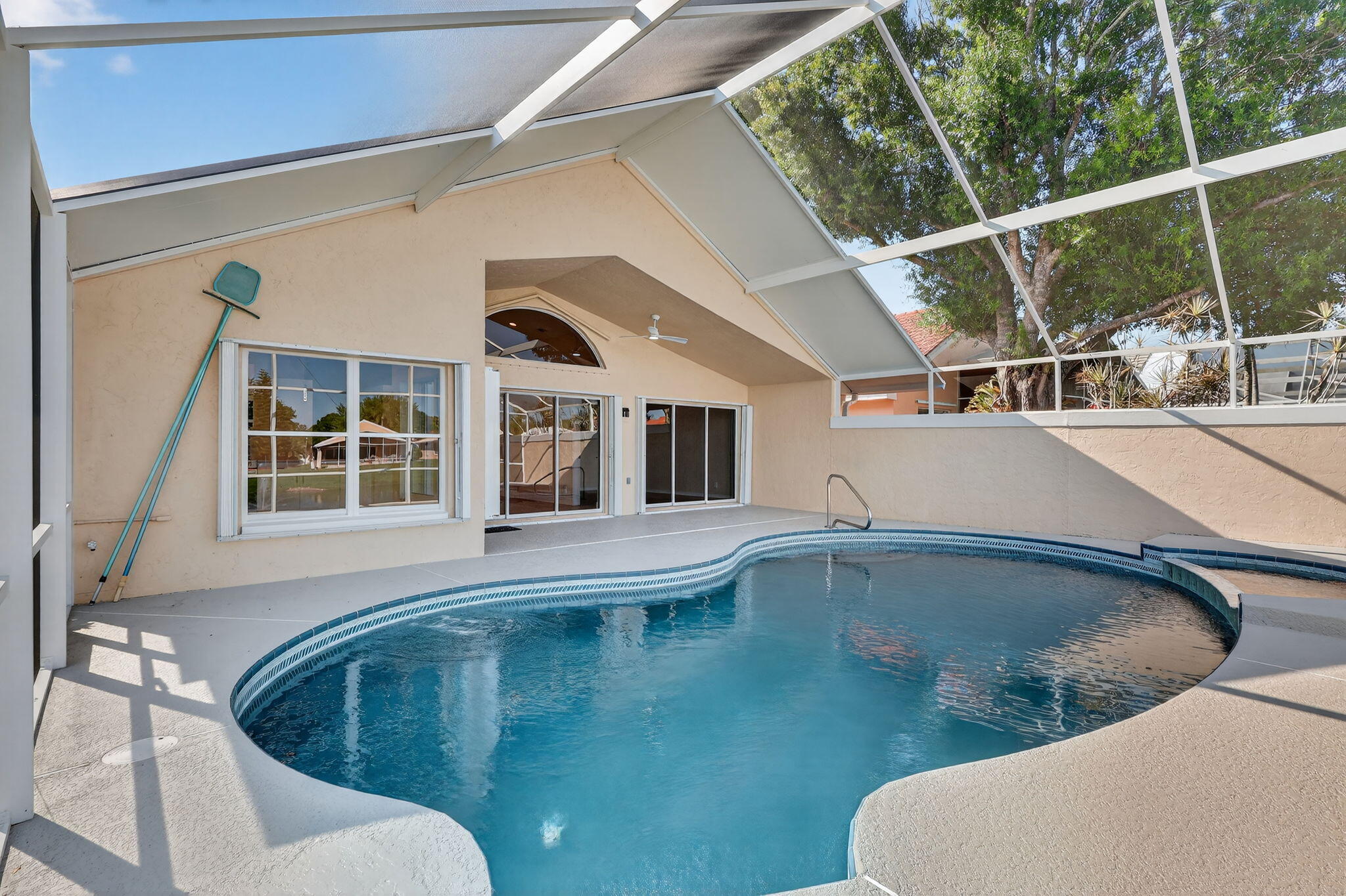 CHARTER CLUB AT MARTIN DOWNS - Residential