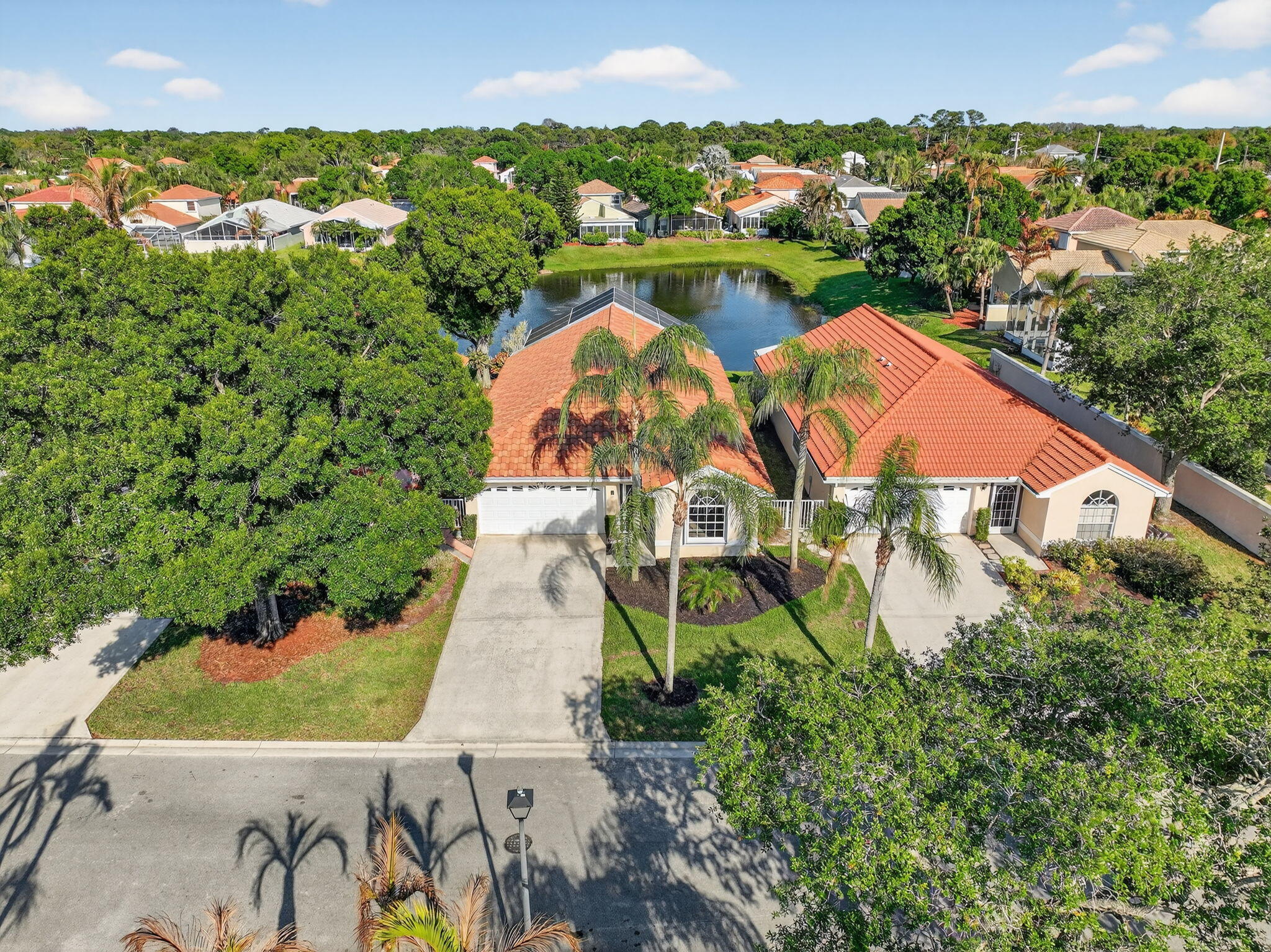 CHARTER CLUB AT MARTIN DOWNS - Residential