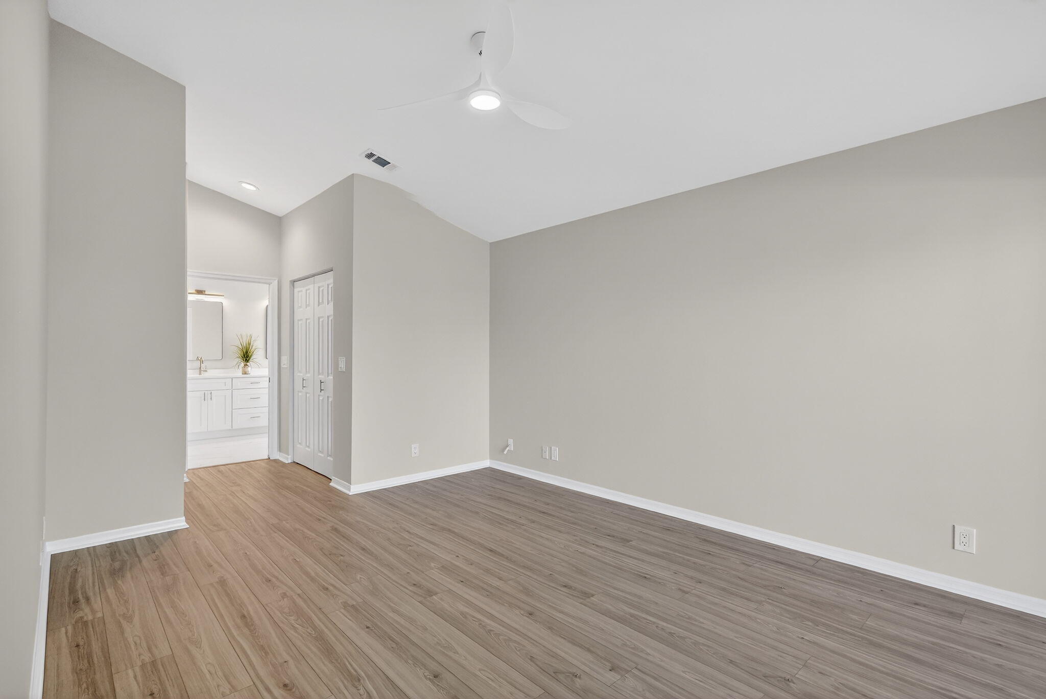 CHARTER CLUB AT MARTIN DOWNS - Residential