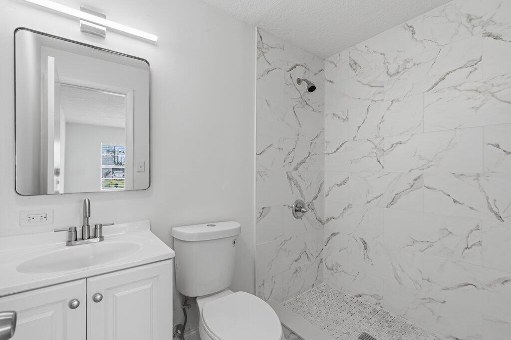 SHERATON PLAZA UNIT 2 REPLAT - Residential