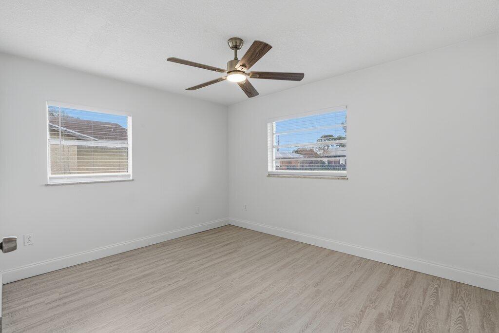 SHERATON PLAZA UNIT 2 REPLAT - Residential