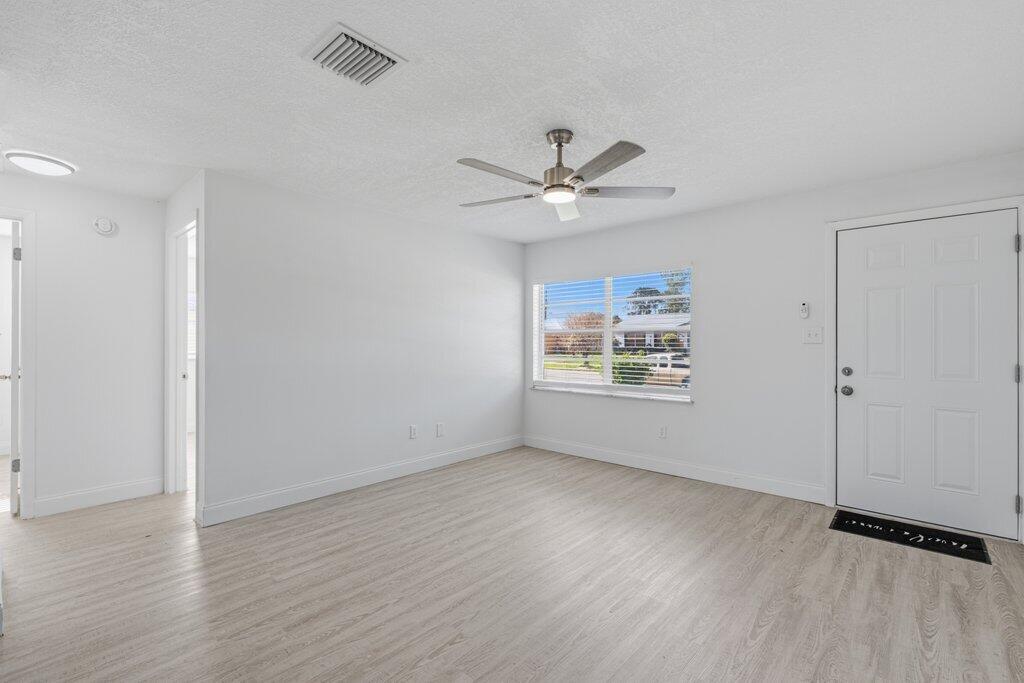 SHERATON PLAZA UNIT 2 REPLAT - Residential