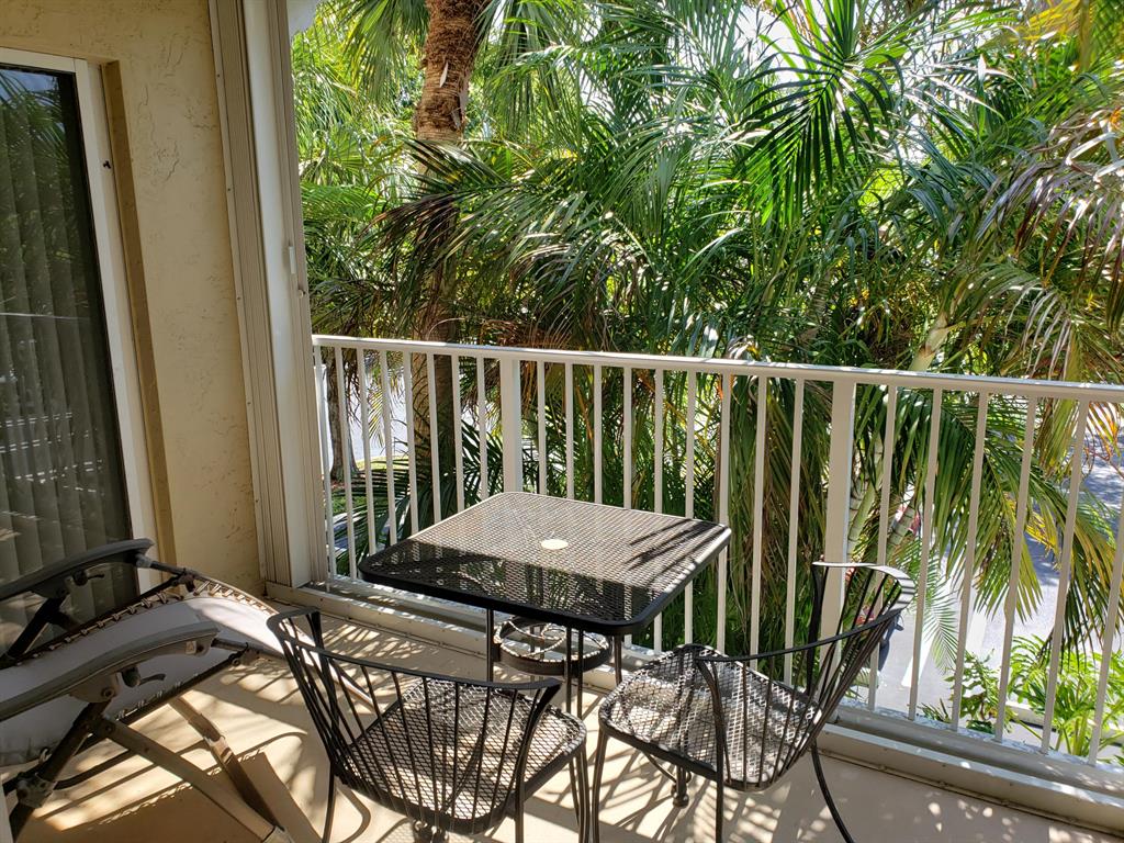 LIGHTHOUSE COVE AT TEQUESTA CONDO - Residential