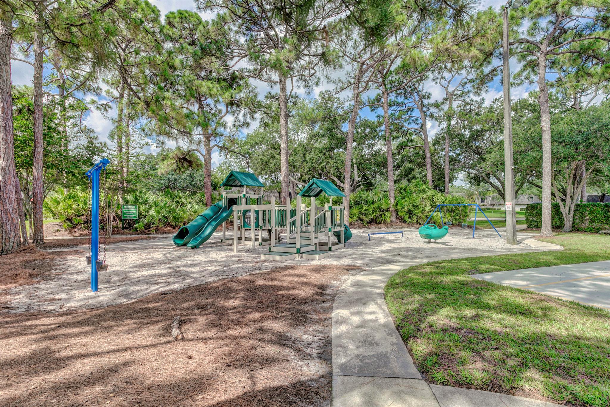 GLENWOOD TWNHS - Residential Lease