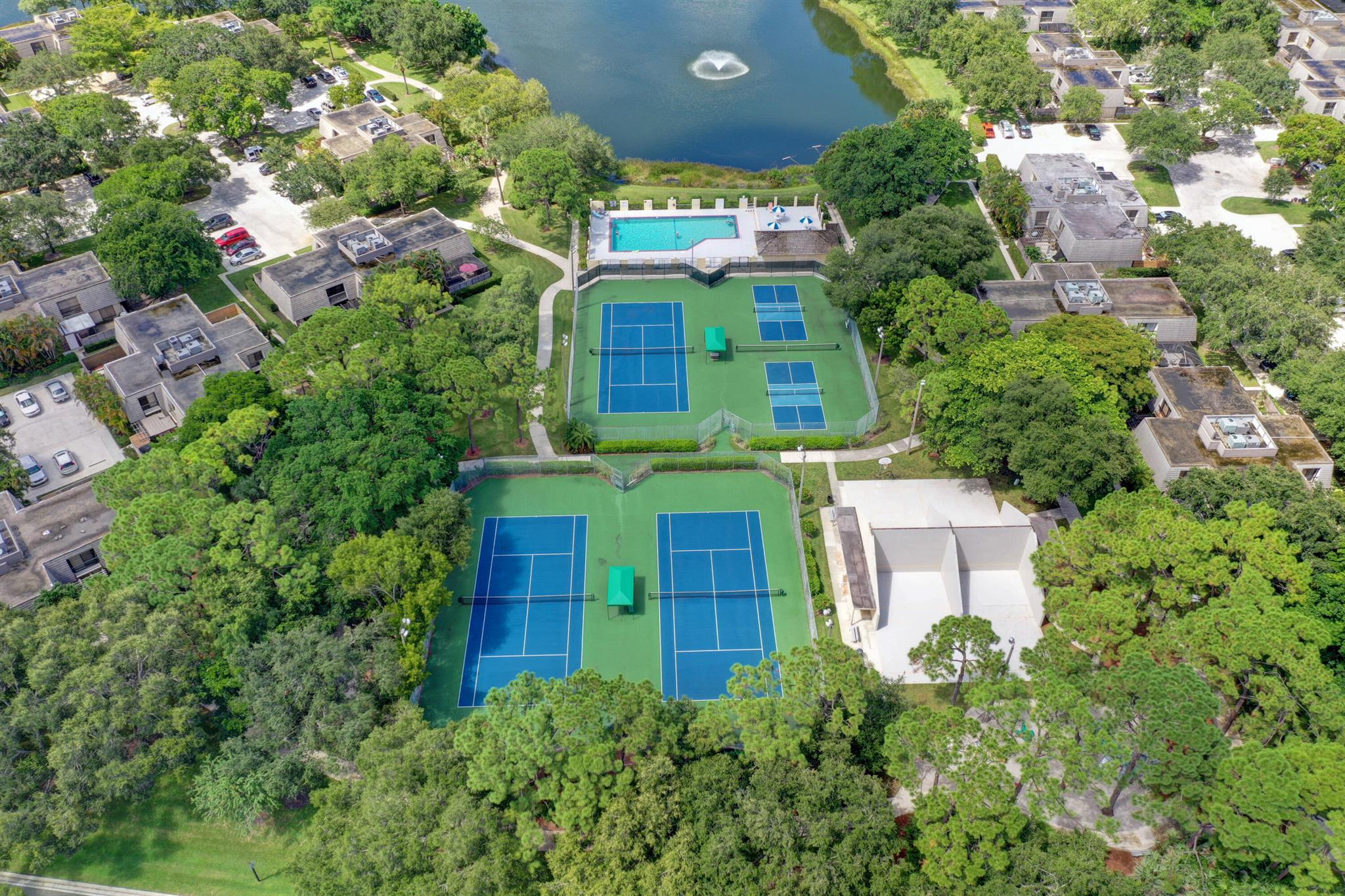 GLENWOOD TWNHS - Residential Lease