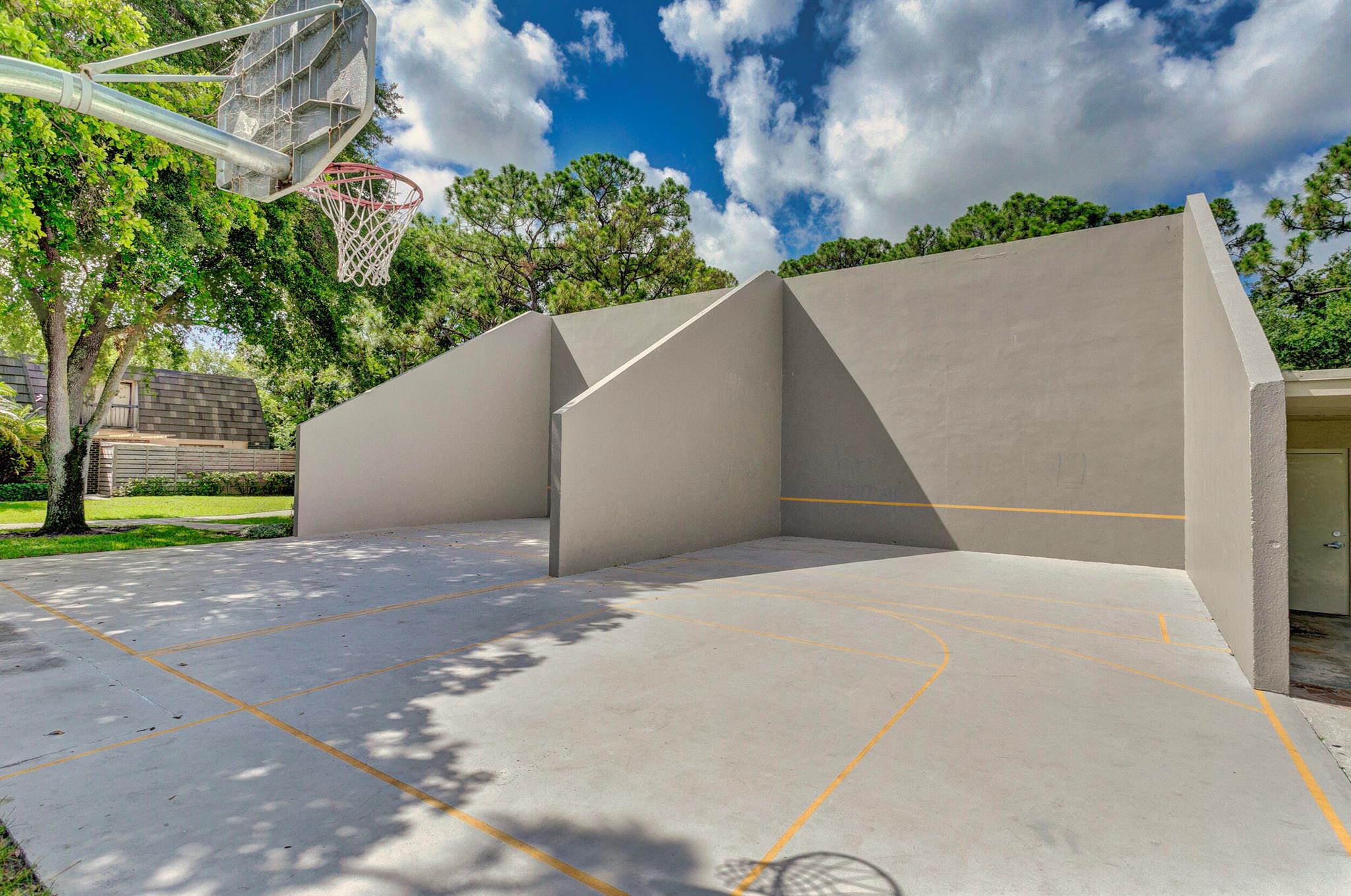 GLENWOOD TWNHS - Residential Lease