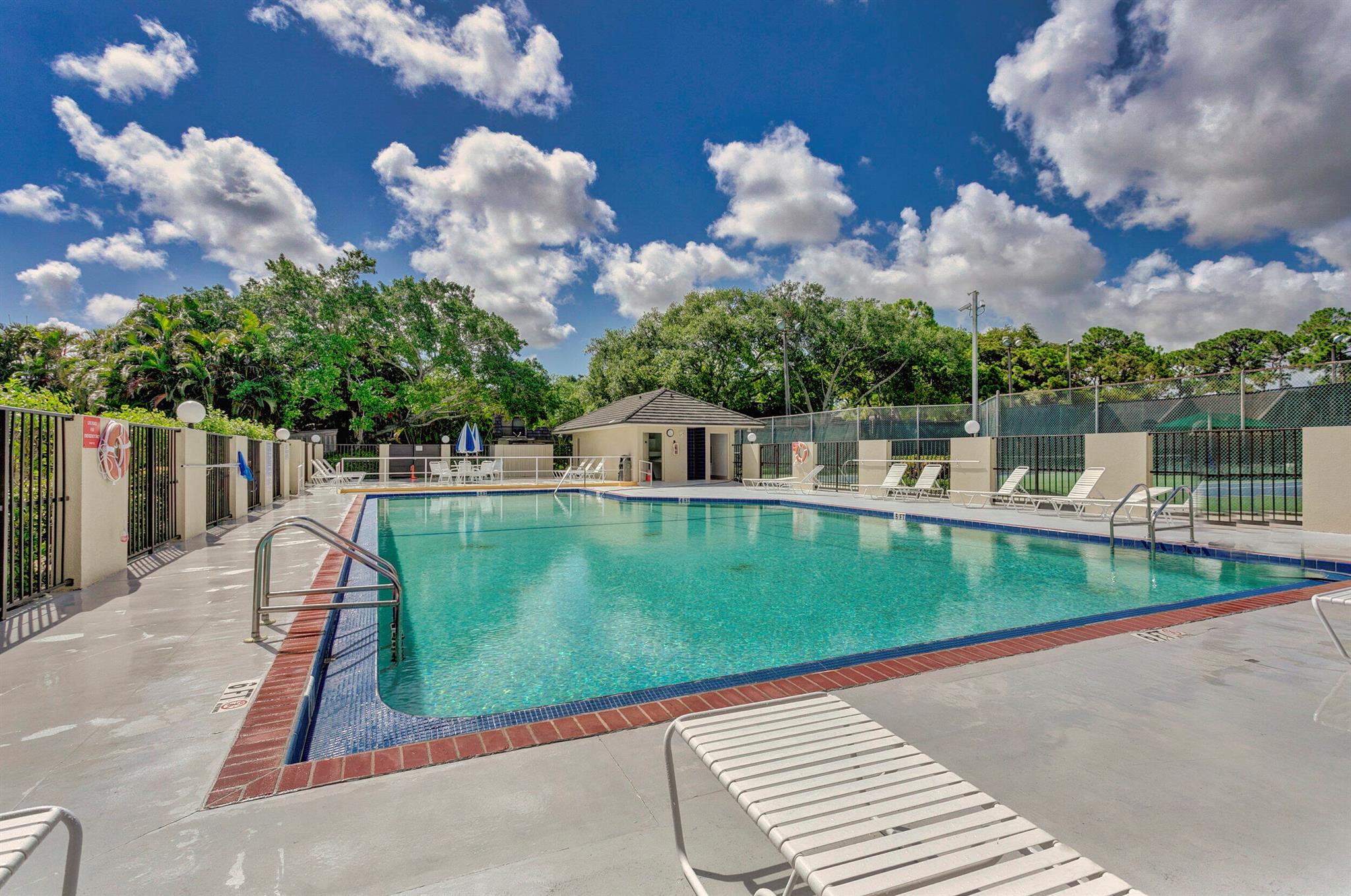 GLENWOOD TWNHS - Residential Lease