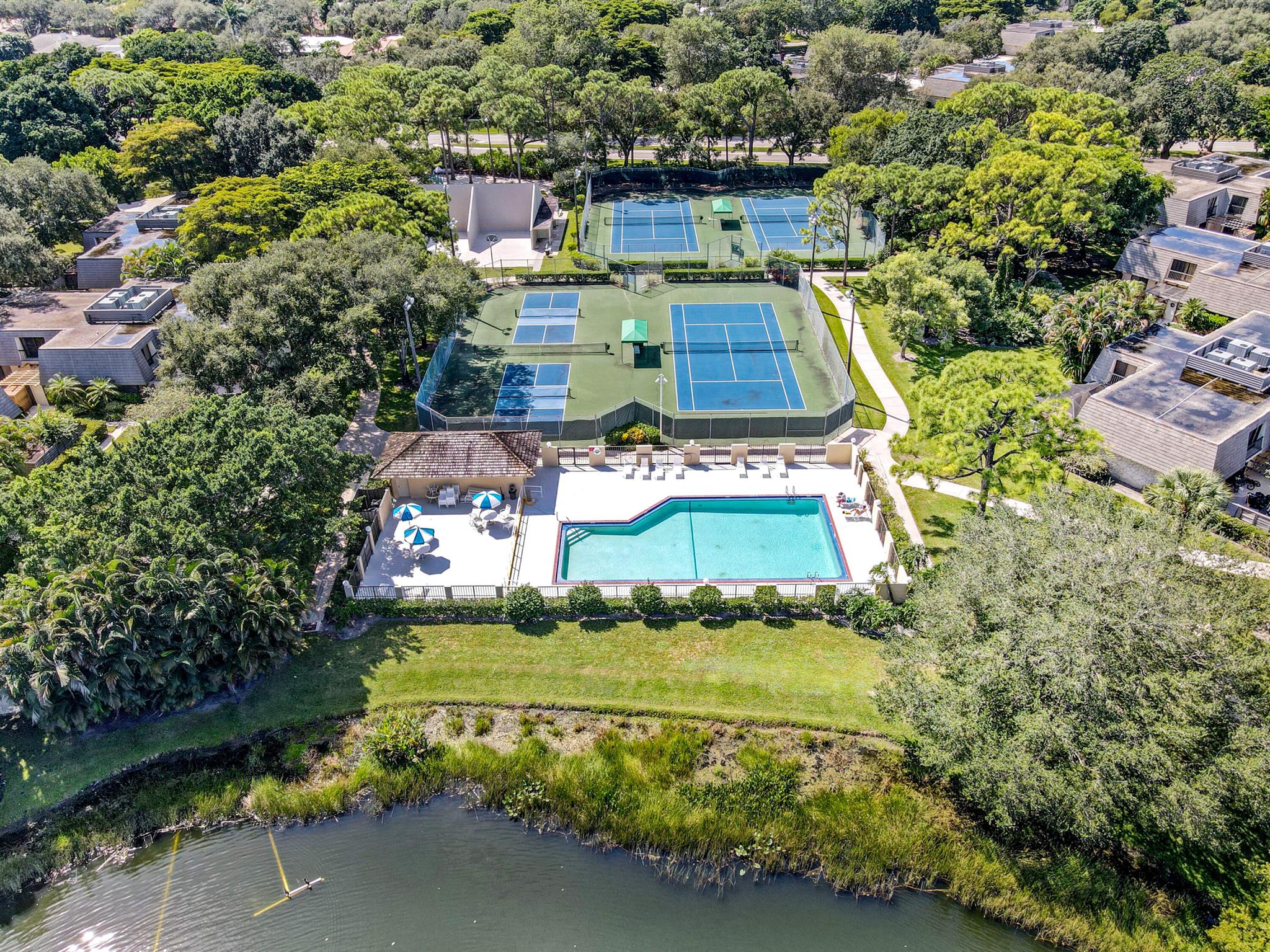 GLENWOOD TWNHS - Residential Lease