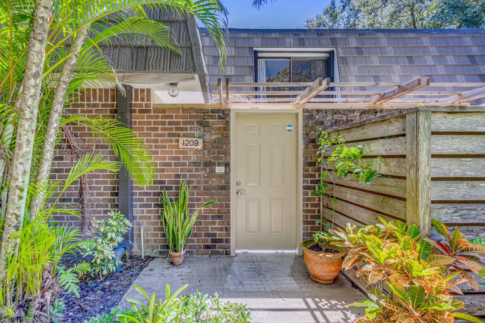 View photos, virtual tours, details... 1209 12th Terrace 1209