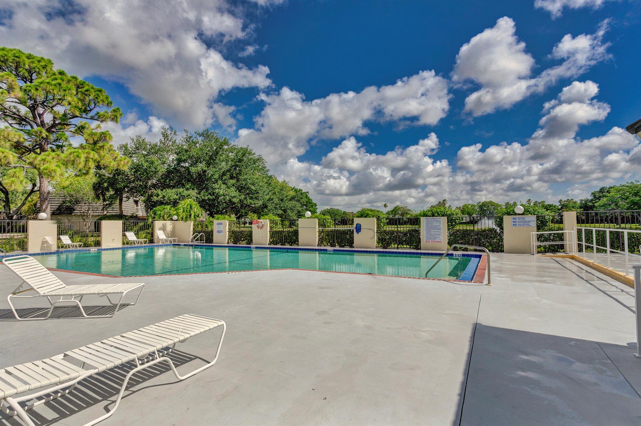 GLENWOOD TWNHS - Residential Lease