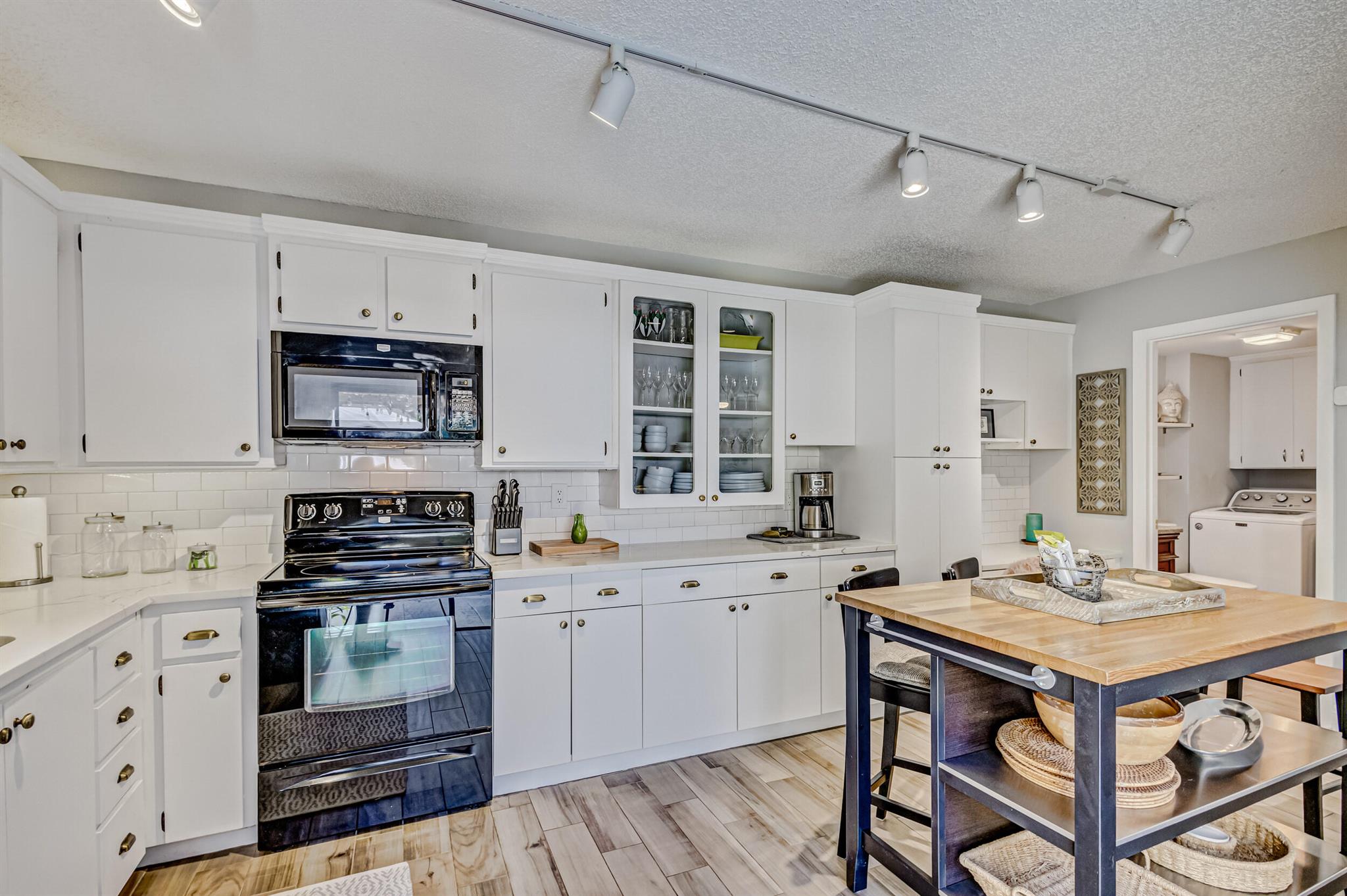 GLENWOOD TWNHS - Residential Lease