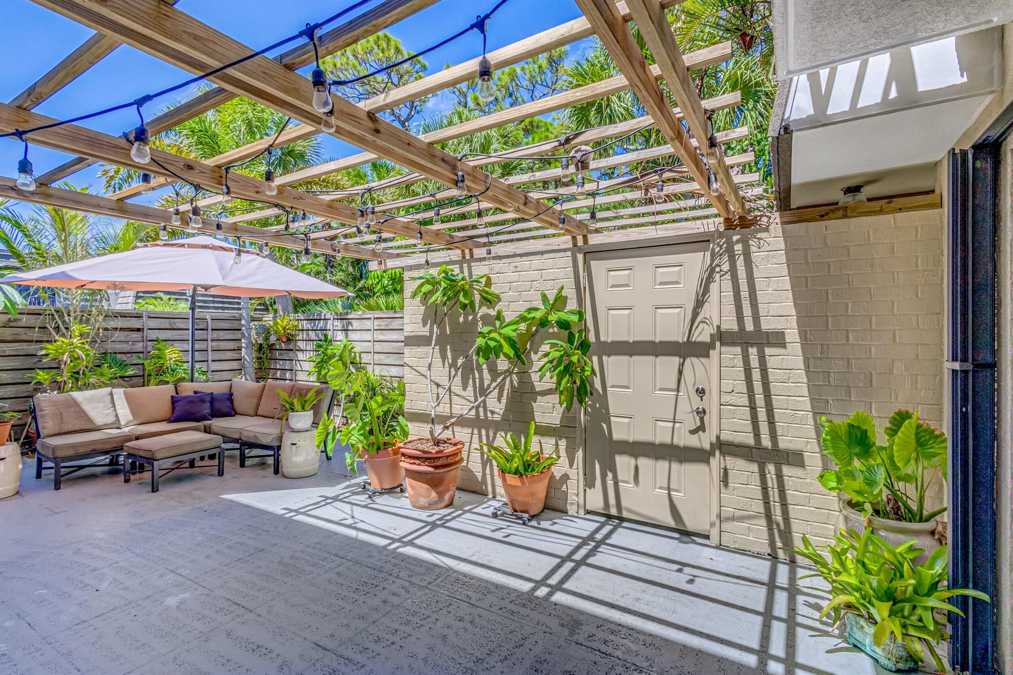 View photos, virtual tours, details... 1209 12th Terrace 1209