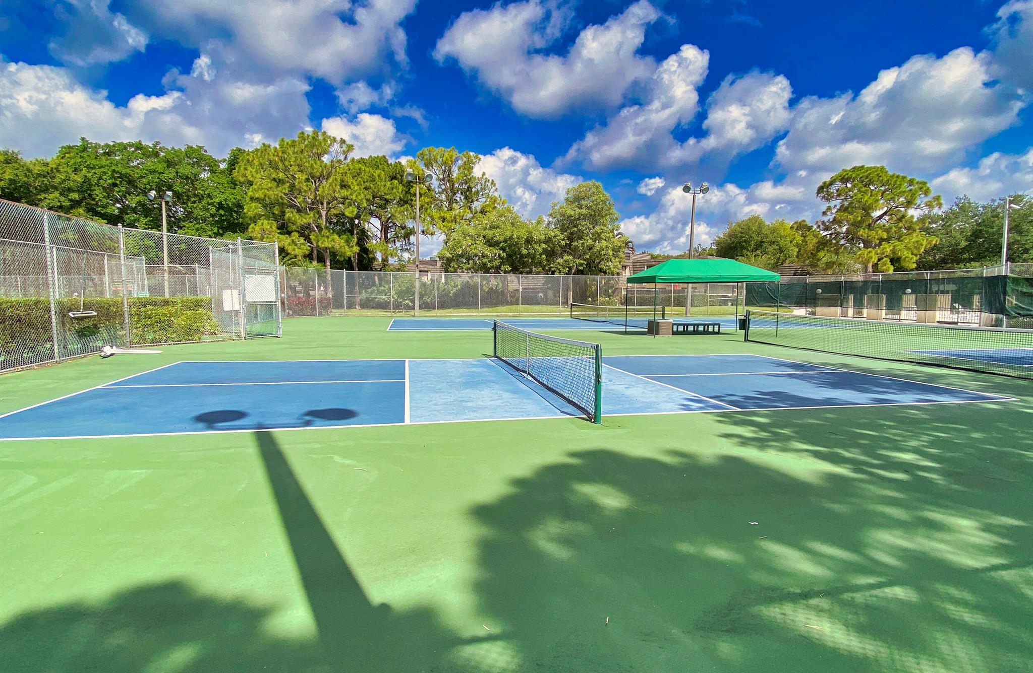 GLENWOOD TWNHS - Residential Lease