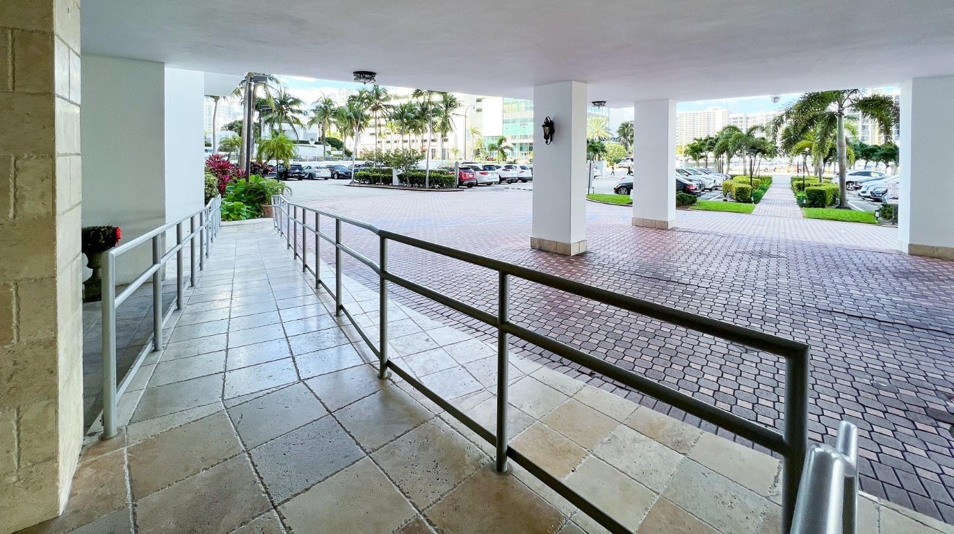 The Alexander Towers Cond - Residential Lease