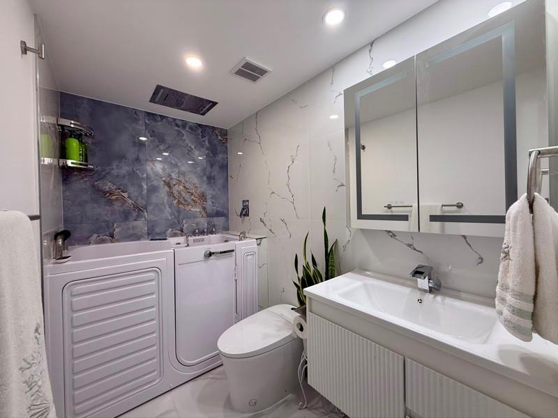 The Alexander Towers Cond - Residential Lease