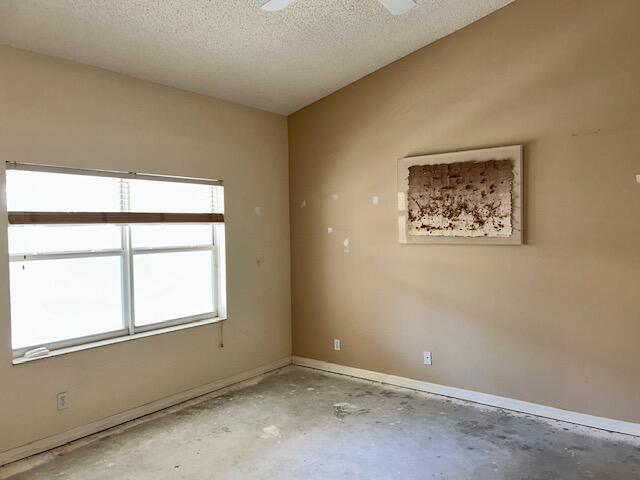 FLORAL LAKES - Residential