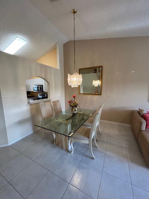 FLORAL LAKES - Residential