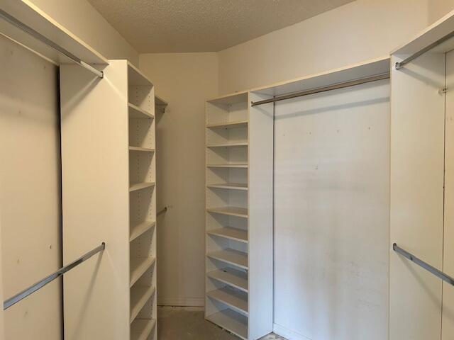 FLORAL LAKES - Residential