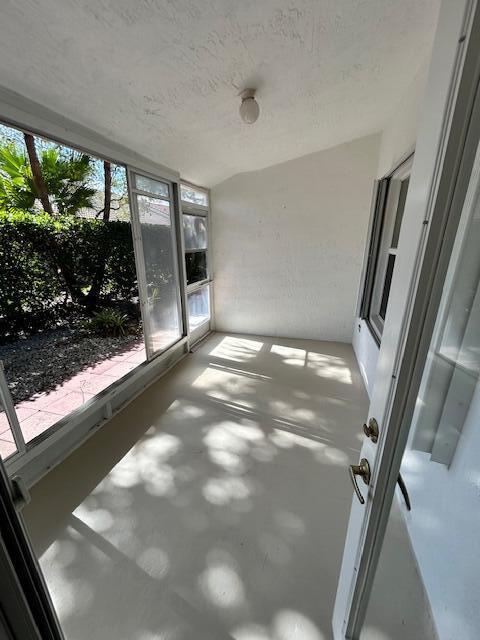 FLORAL LAKES - Residential