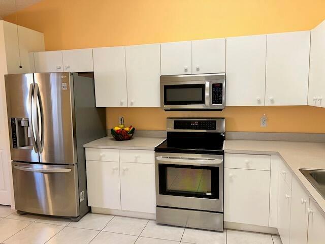 FLORAL LAKES - Residential