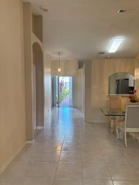 FLORAL LAKES - Residential