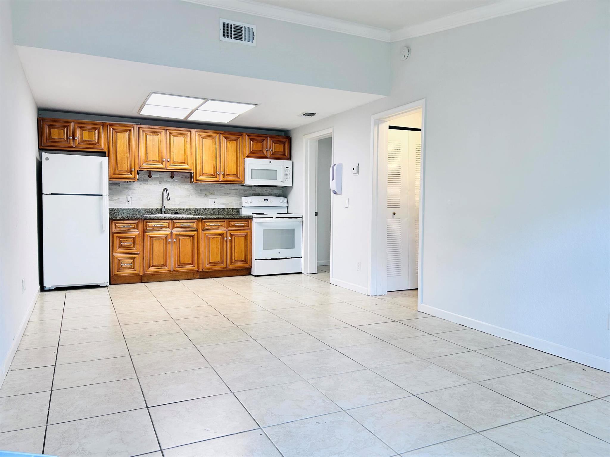 SOUTHGATE VILLAS CONDO - Residential Lease
